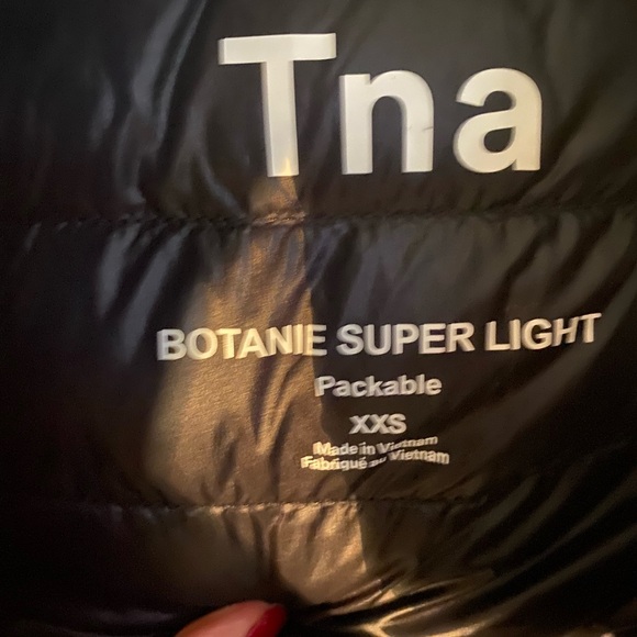 TNA borane super light packable hooded vest Xxs black - Picture 3 of 3
